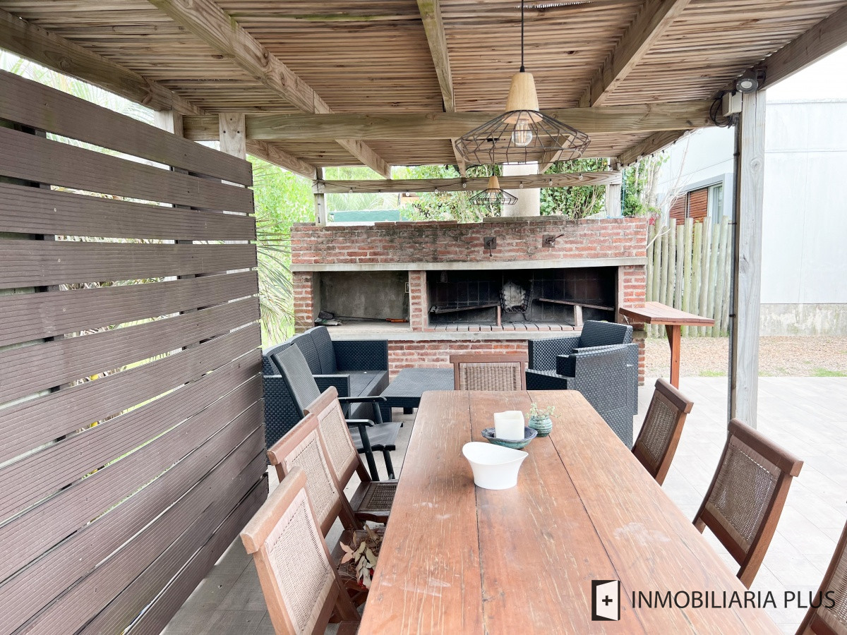 Casa ID.764 - Venta de CASA a 200 MTS del MAR con 3 Dormitorios en ALTOS de Punta Piedras C764B