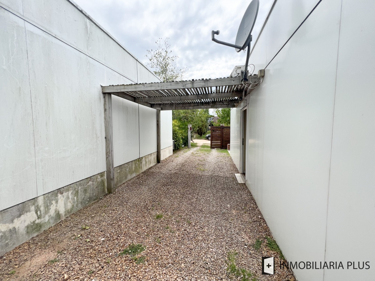 Casa ID.764 - Venta de CASA a 200 MTS del MAR con 3 Dormitorios en ALTOS de Punta Piedras C764B