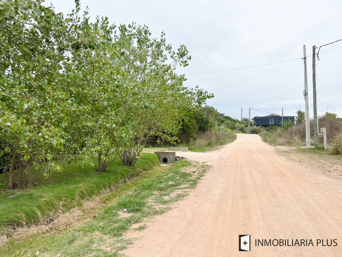 Casa ID.764 - Venta de CASA a 200 MTS del MAR con 3 Dormitorios en ALTOS de Punta Piedras C764B