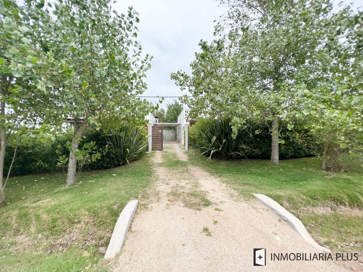 Casa ID.764 - Venta de CASA a 200 MTS del MAR con 3 Dormitorios en ALTOS de Punta Piedras C764B