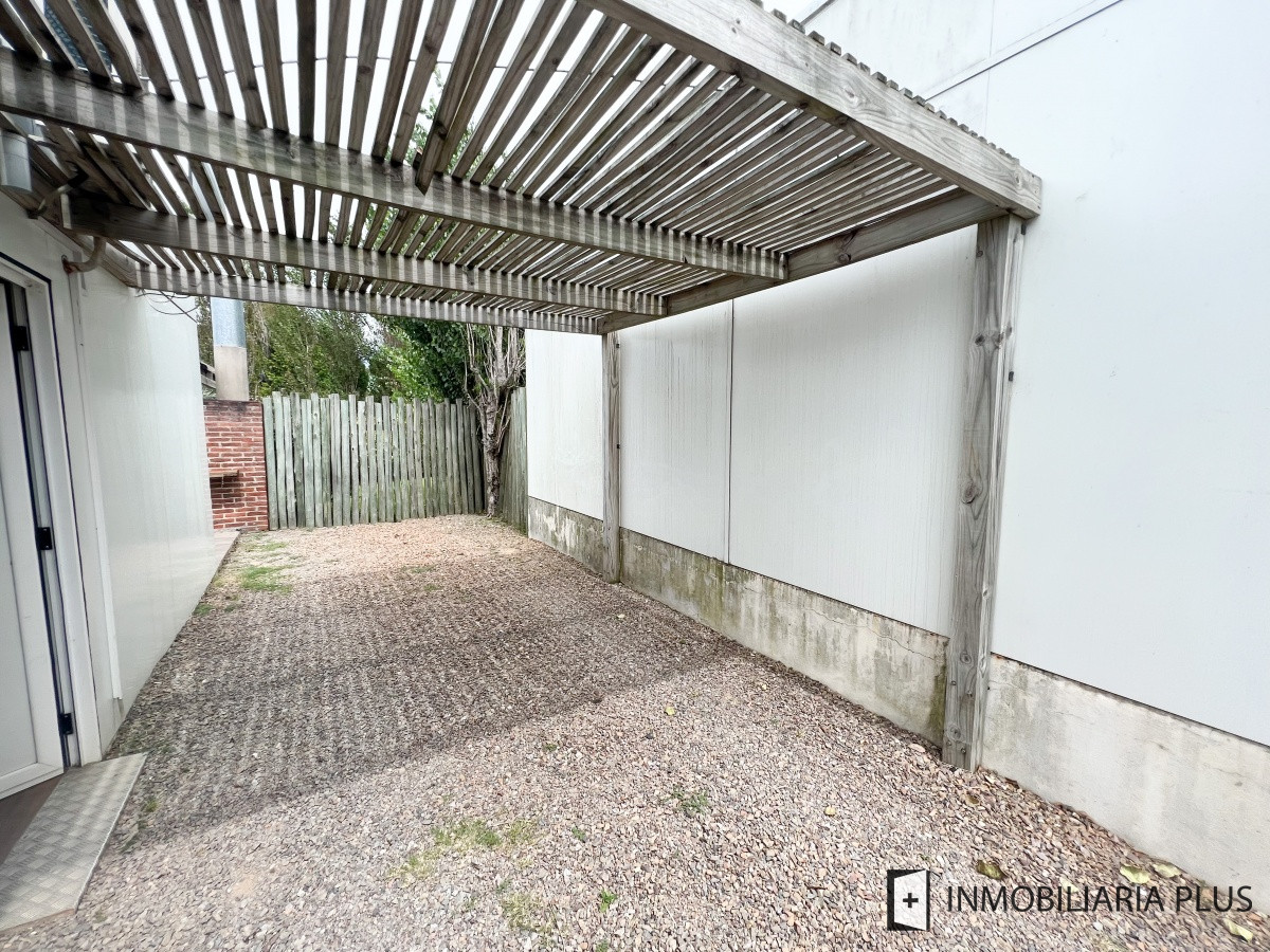 Casa ID.764 - Venta de CASA a 200 MTS del MAR con 3 Dormitorios en ALTOS de Punta Piedras C764B