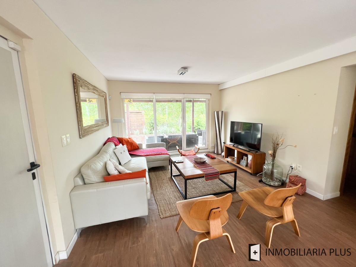Casa ID.764 - Venta de CASA a 200 MTS del MAR con 3 Dormitorios en ALTOS de Punta Piedras C764B