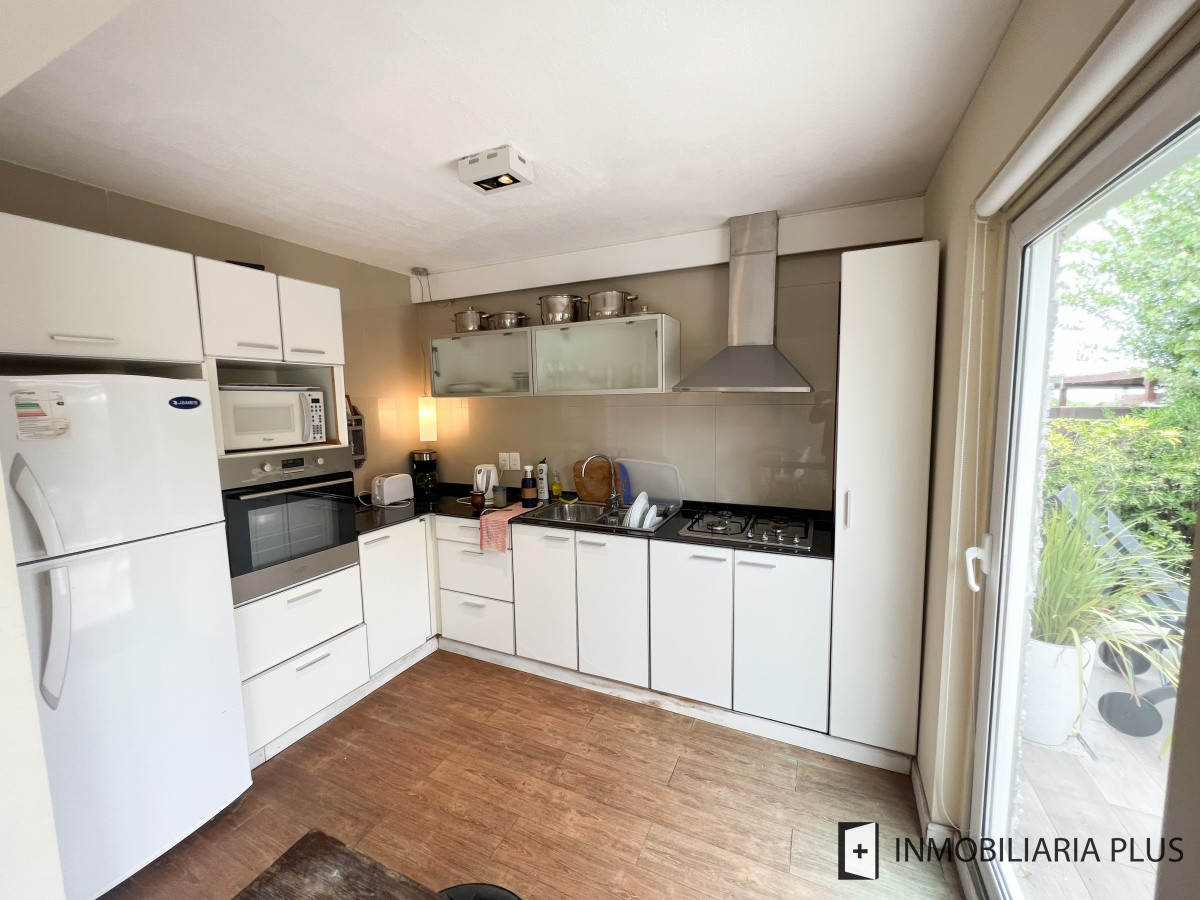 Casa ID.764 - Venta de CASA a 200 MTS del MAR con 3 Dormitorios en ALTOS de Punta Piedras C764B