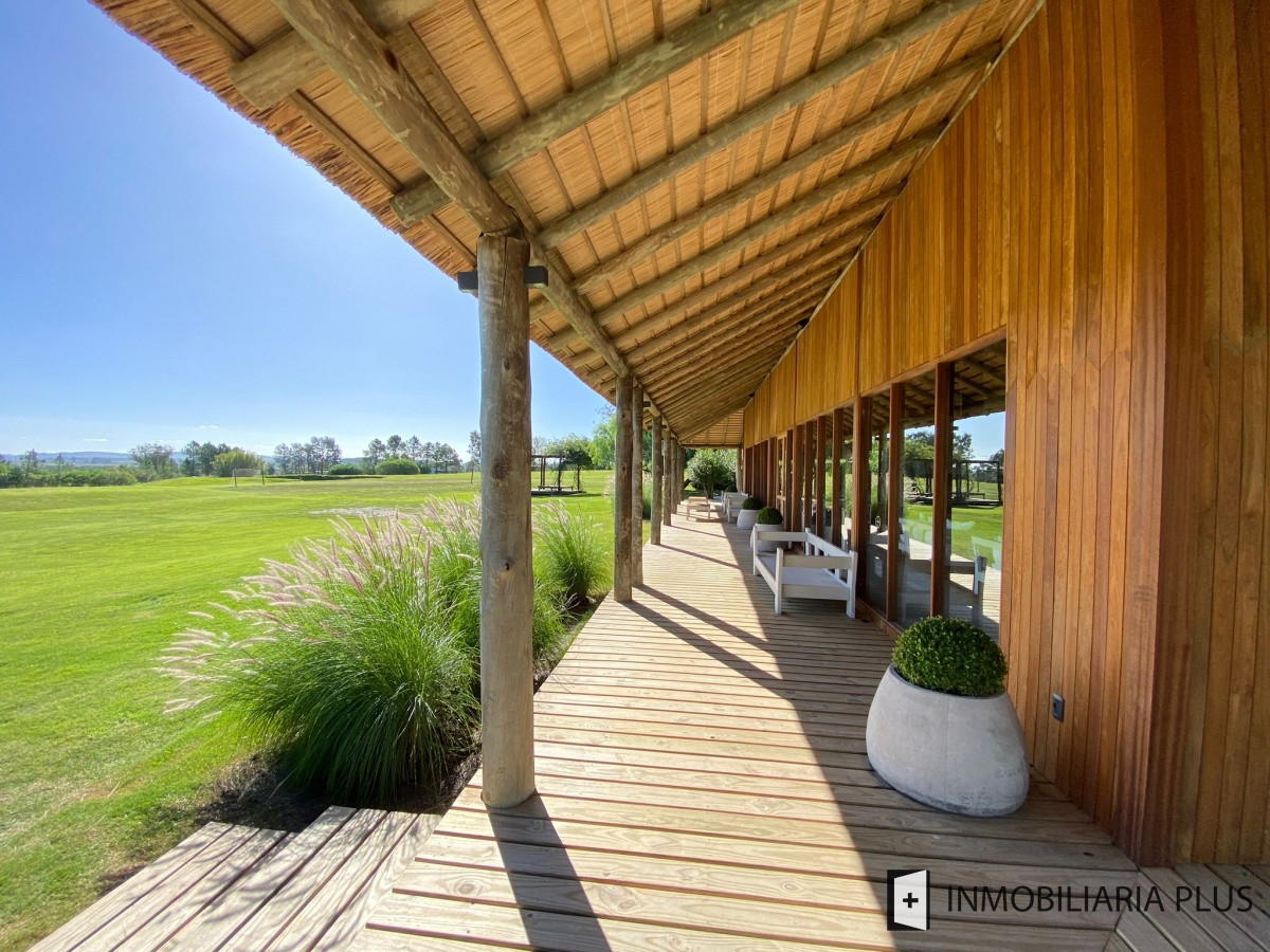 Terreno ID.1004 - Venta de Terreno de 6.000 mt2 en Barrio Privado el Quijote Punta del Este Maldonado