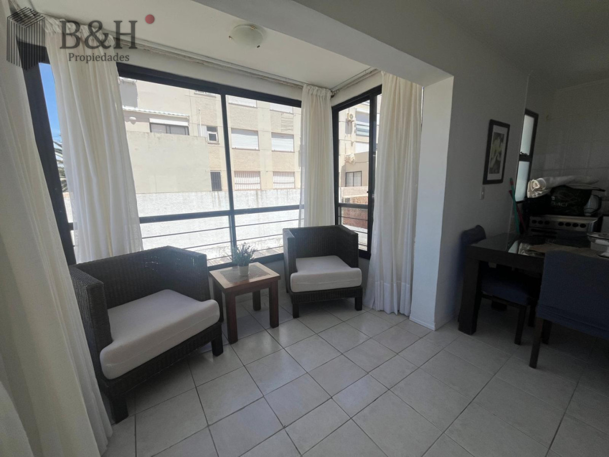 Apartamento ID.7490 - Excelente departamento en venta en La Pensinula de Punta del Este, a 50mts del mar.