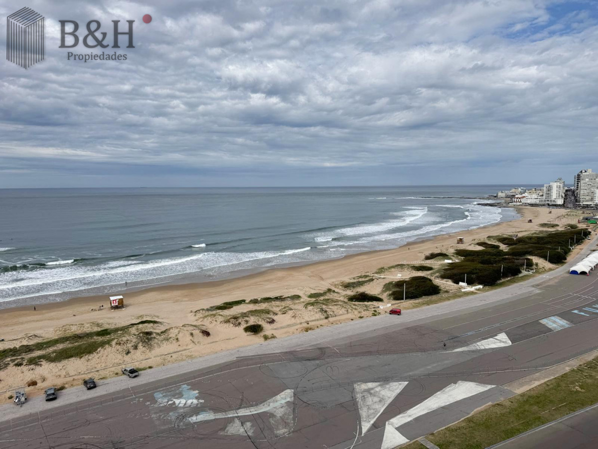 Apartamento ID.4985 - TORRE CRISTAL, PRIMERA LINEA AL MAR 