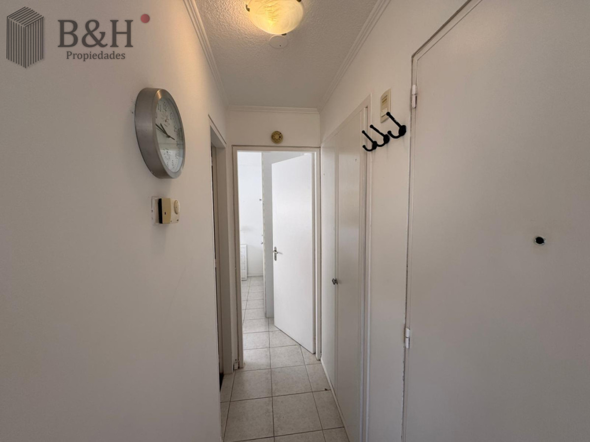 Apartamento ID.7490 - Excelente departamento en venta en La Pensinula de Punta del Este, a 50mts del mar.