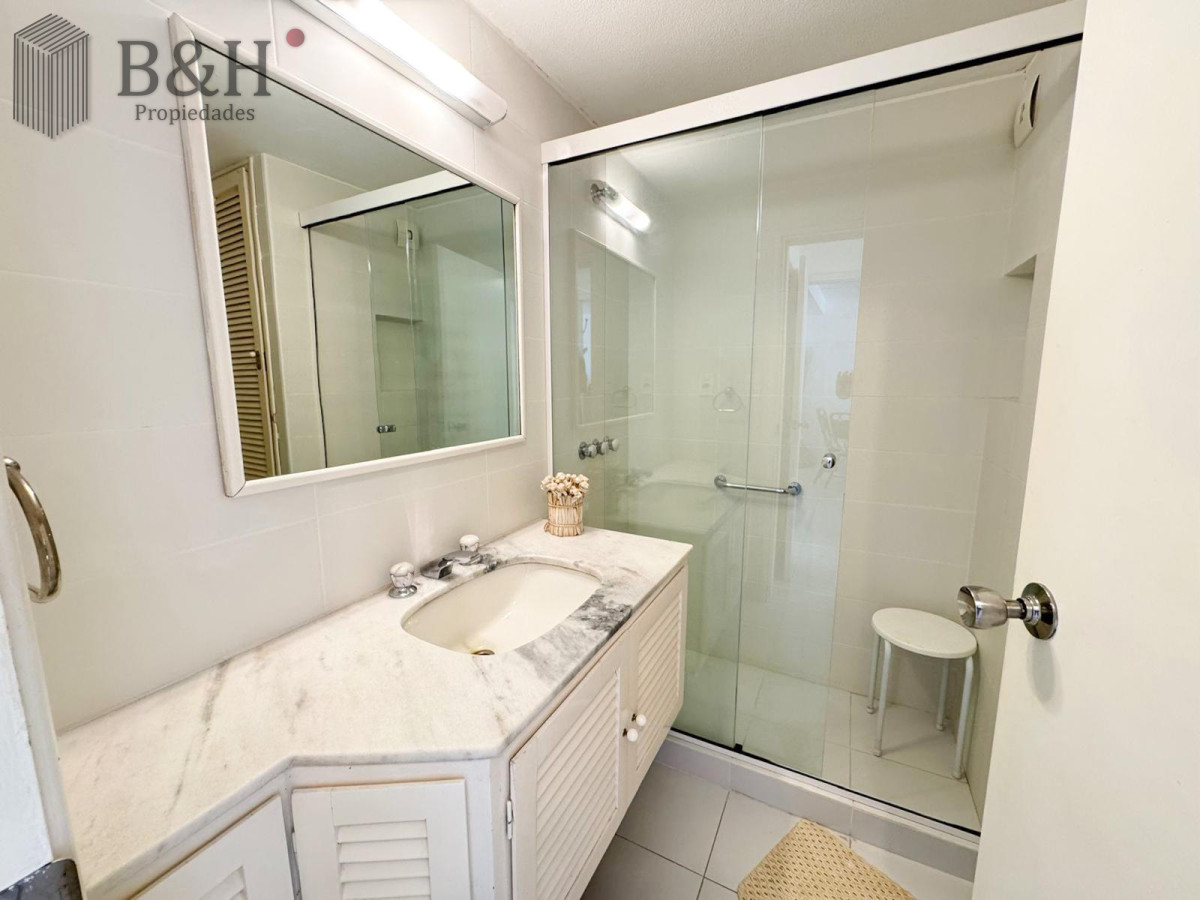Apartamento ID.4985 - TORRE CRISTAL, PRIMERA LINEA AL MAR 