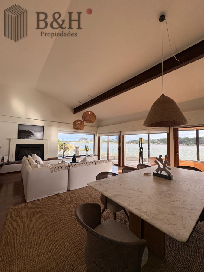 Casa ID.7497 - CASA EN VENTA PRIMERA LINEA AL ARROYO DE LA BARRA
