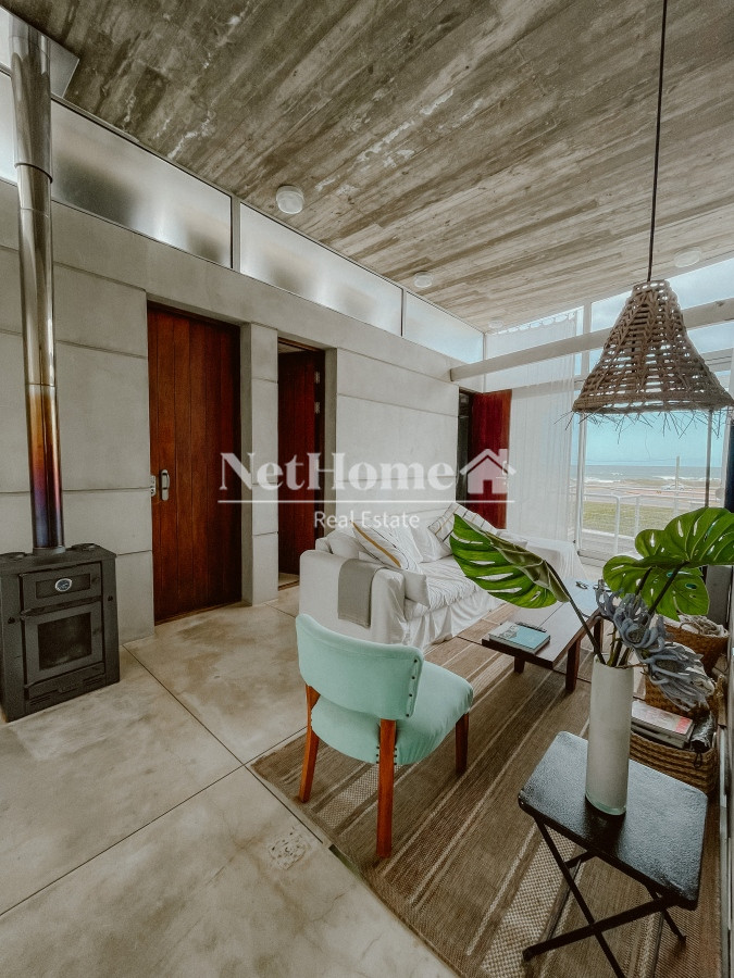Casa ID.1110 - CASA FRENTE AL MAR EN EL CHORRO EN VENTA
