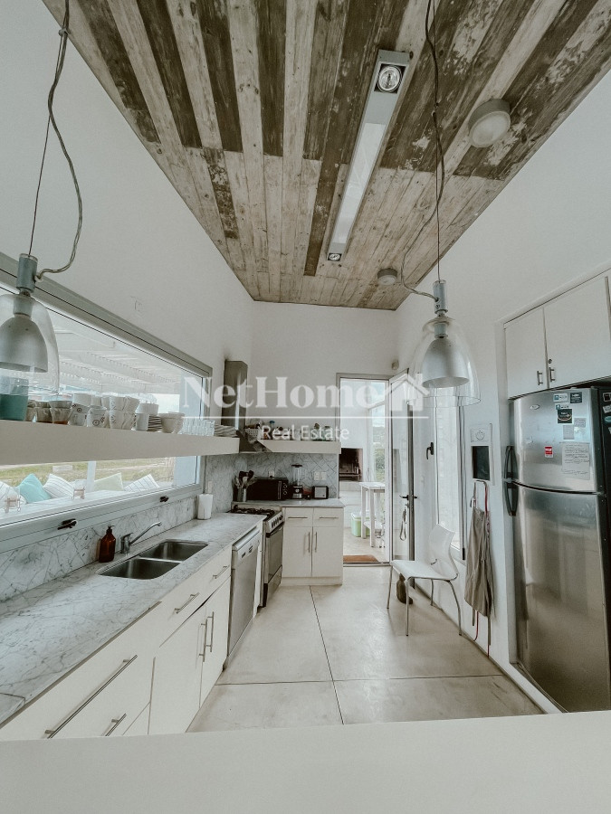 Casa ID.1110 - CASA FRENTE AL MAR EN EL CHORRO EN VENTA
