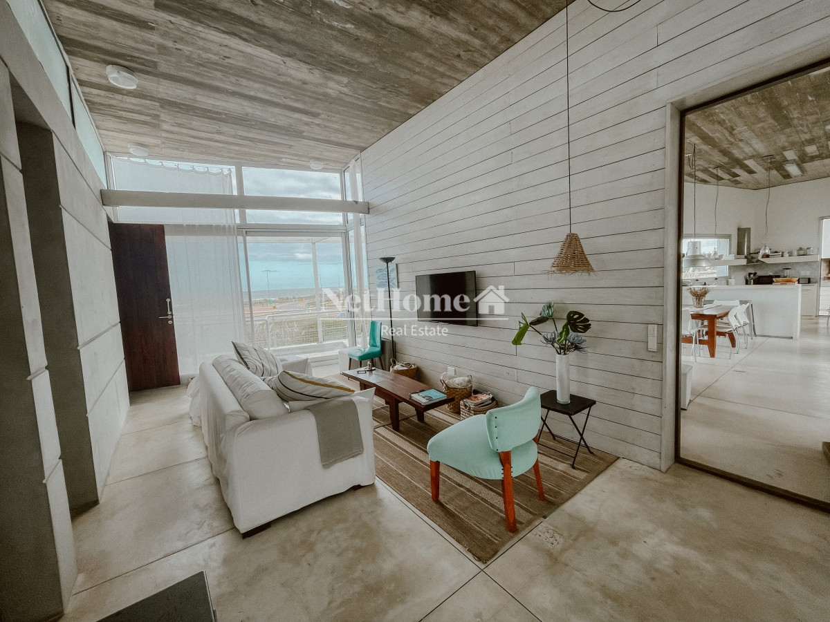 Casa ID.1110 - CASA FRENTE AL MAR EN EL CHORRO EN VENTA
