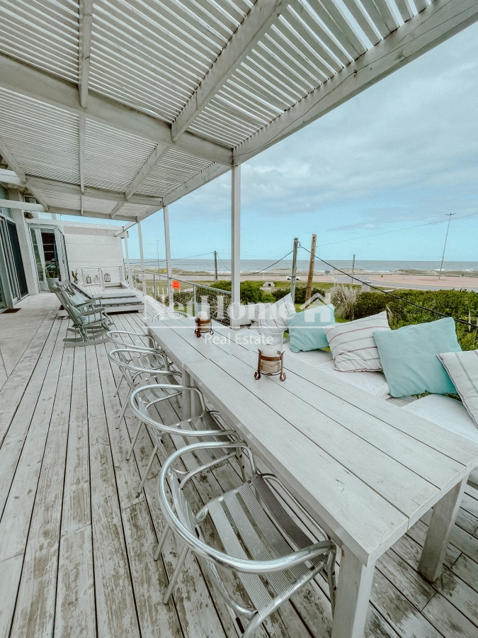 Casa ID.1110 - CASA FRENTE AL MAR EN EL CHORRO EN VENTA