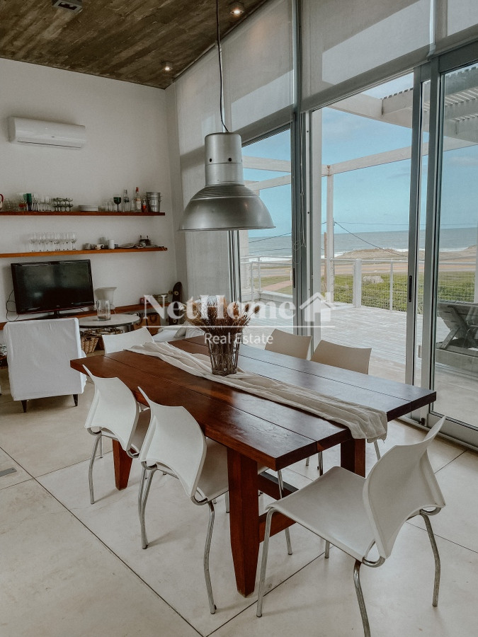 Casa ID.1110 - CASA FRENTE AL MAR EN EL CHORRO EN VENTA