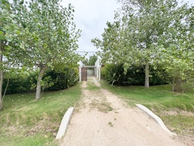 CASA EN VENTA A 200 MTS DEL MAR EN ALTOS DE PUNTA PIEDRAS