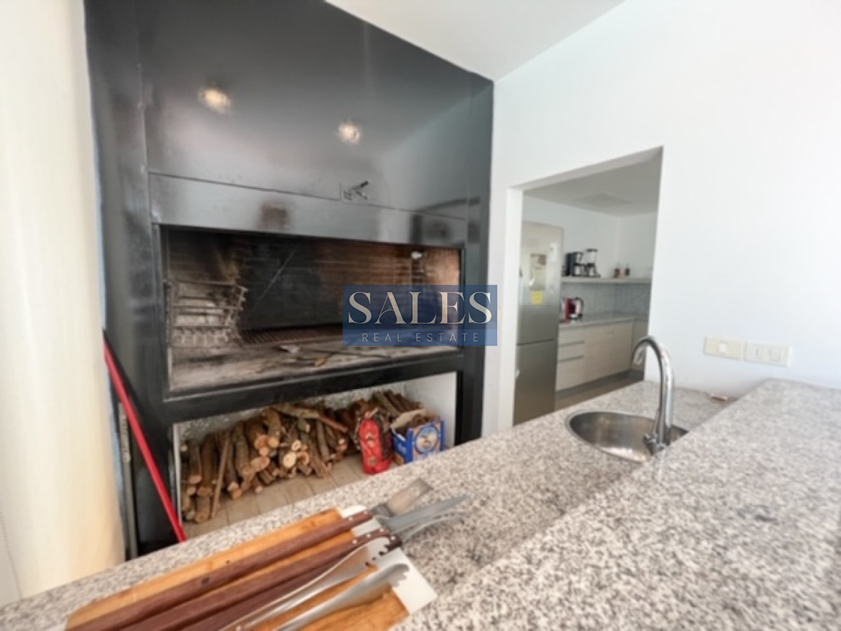 Apartamento ID.648 - Departamento en venta de 2 dormitorios en Punta del Este , a 200 mts del mar