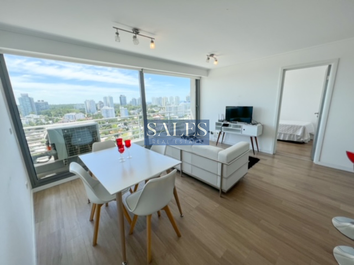 Apartamento ID.648 - Departamento en venta de 2 dormitorios en Punta del Este , a 200 mts del mar