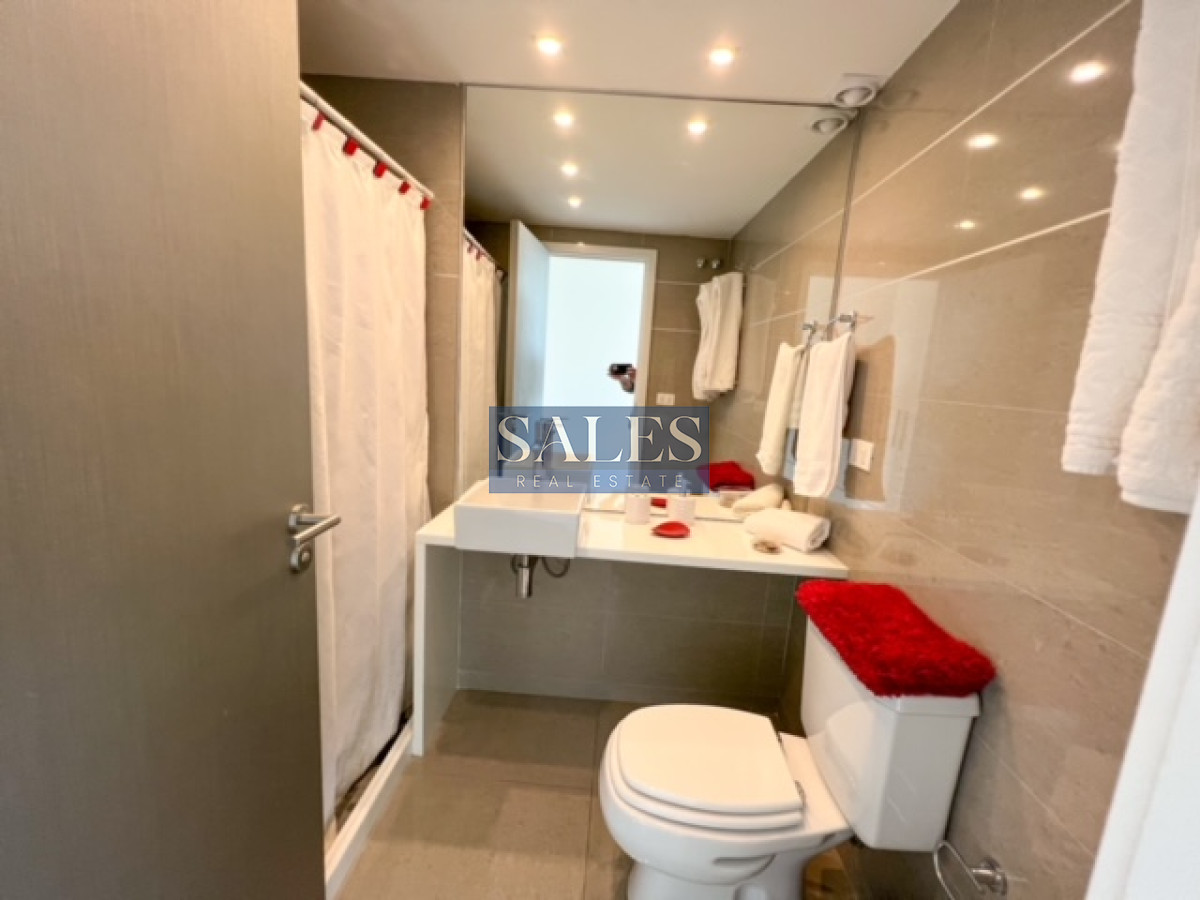 Apartamento ID.648 - Departamento en venta de 2 dormitorios en Punta del Este , a 200 mts del mar