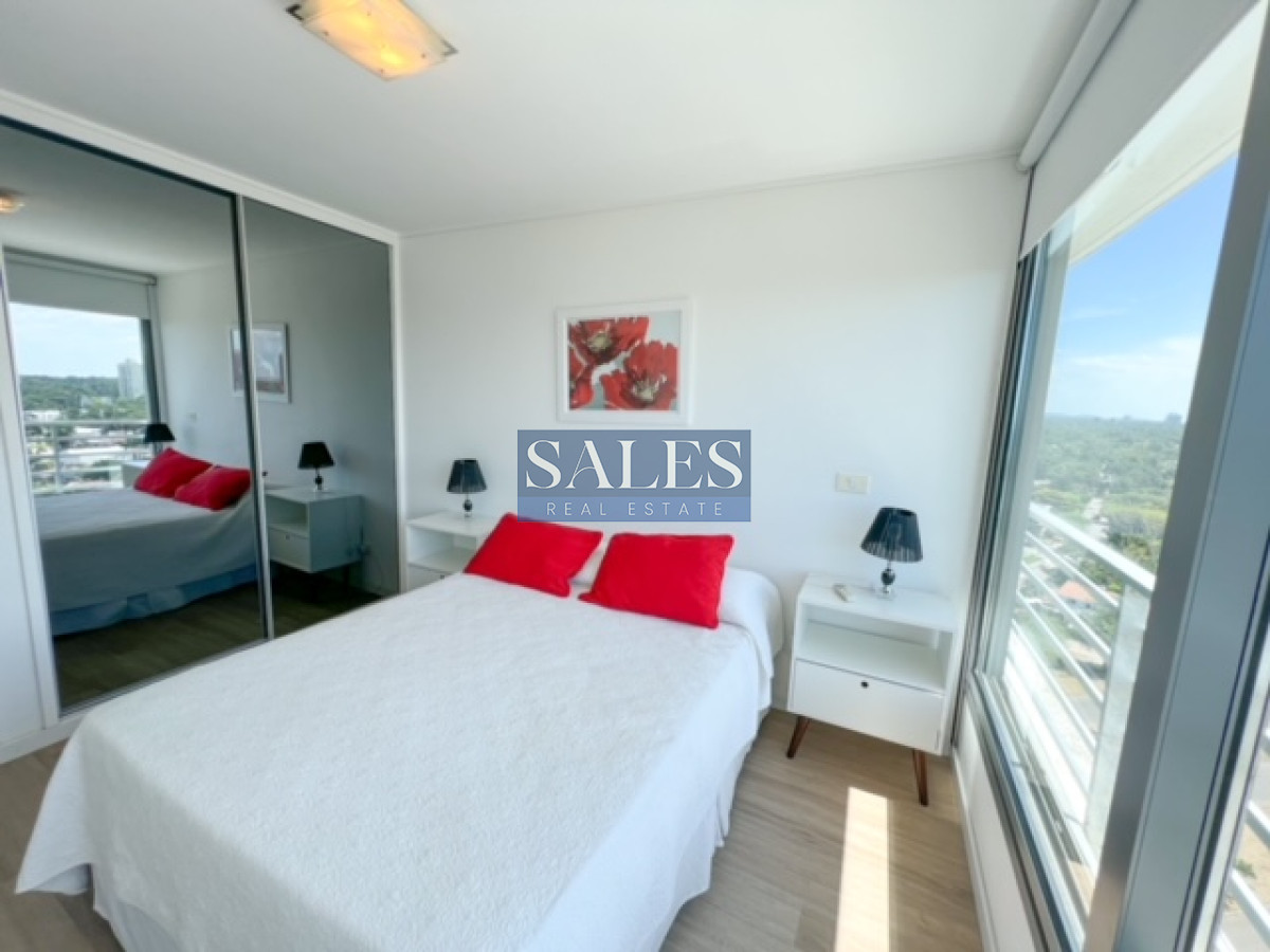 Apartamento ID.649 - Departamento en venta de 2 dormitorios en Punta del Este , a 200 mts del mar