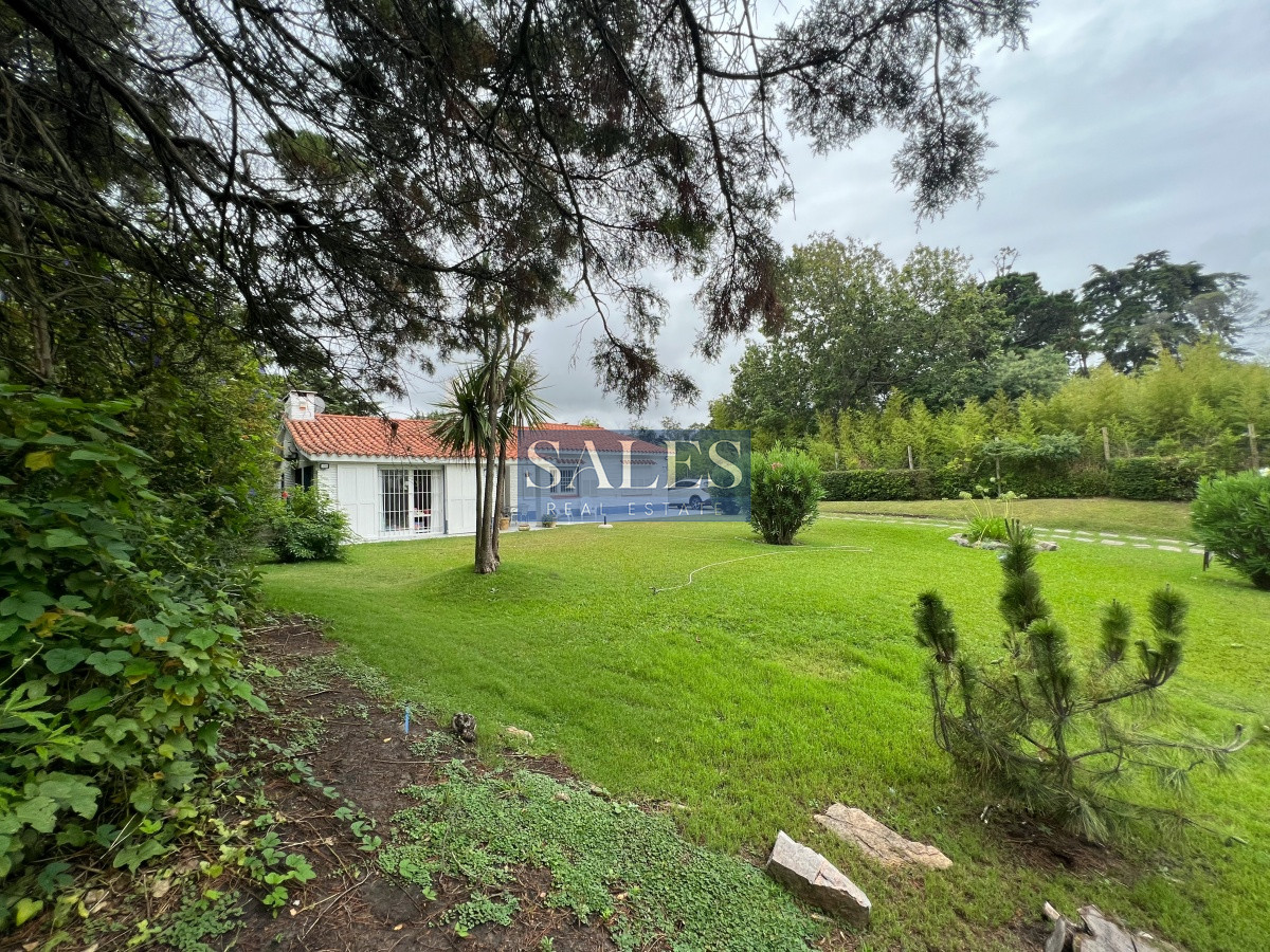 Casa ID.827 - Casa en Venta de 4 dormitorios en el Golf, Punta del Este!