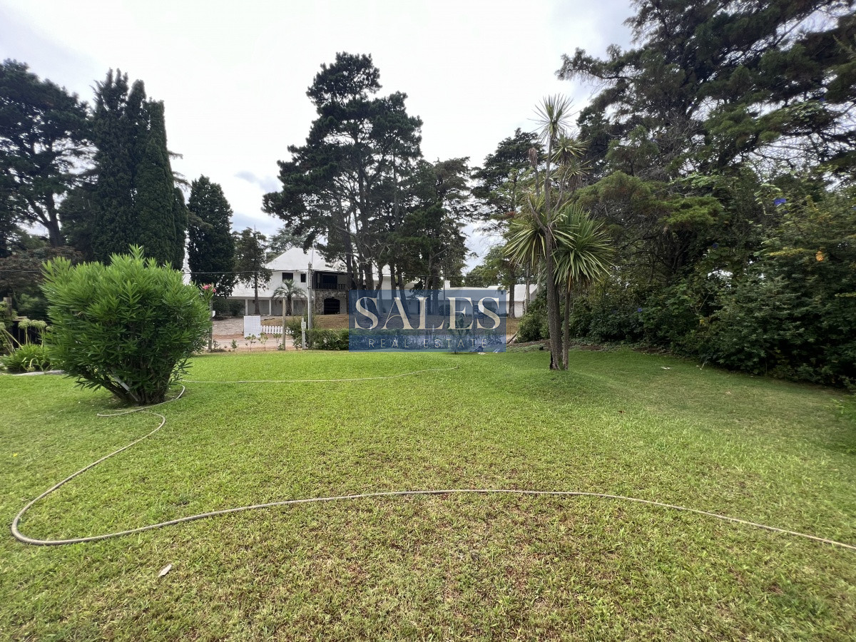 Casa ID.827 - Casa en Venta de 4 dormitorios en el Golf, Punta del Este!