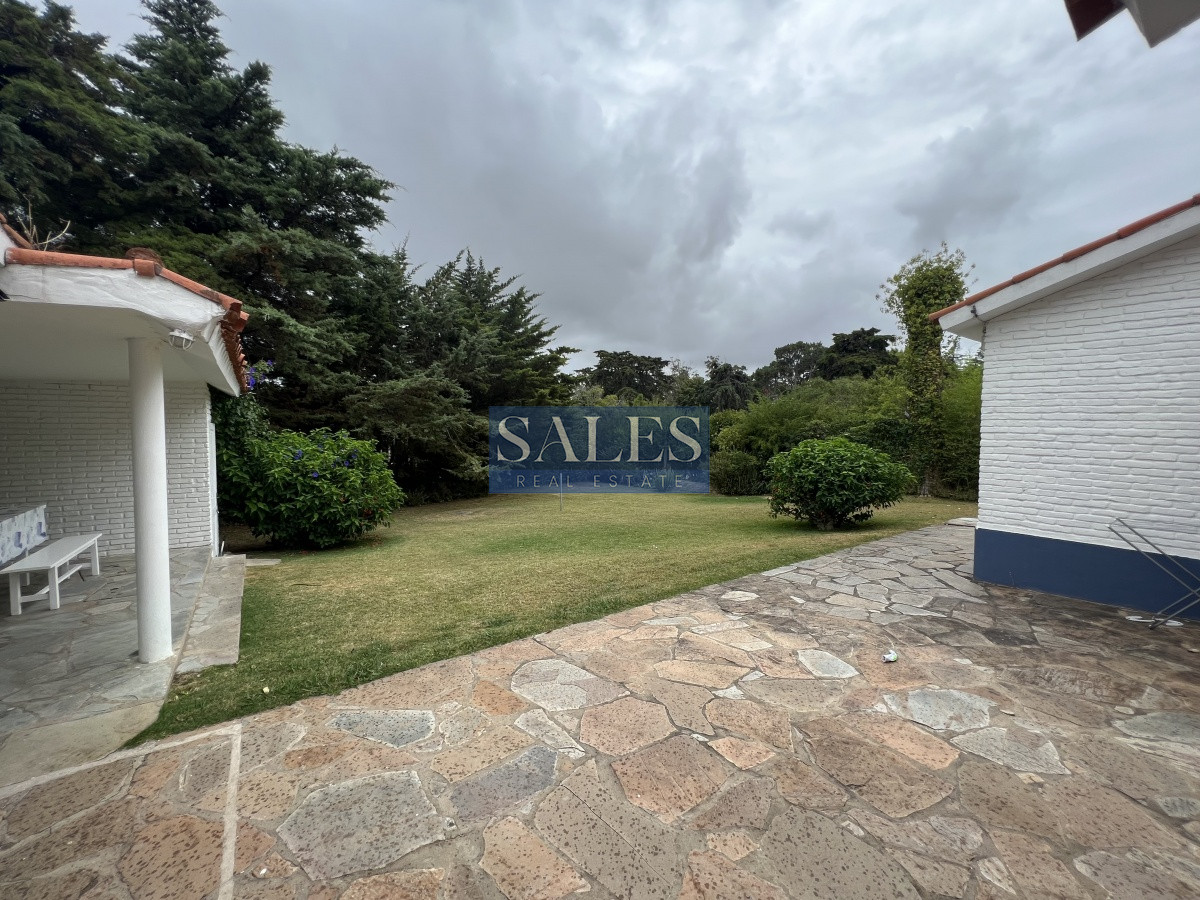 Casa ID.827 - Casa en Venta de 4 dormitorios en el Golf, Punta del Este!