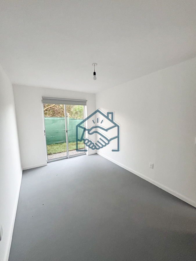 Apartamento ID.1450/Apartamento-en-VENTA-en-Jardines-de-Lussich,-Maldonado.-OPORTUNIDAD,-con-posibilidad-de-financiación-propia - Apartamento en VENTA en Jardines de Lussich, Maldonado. OPORTUNIDAD, con posibilidad de financiación propia