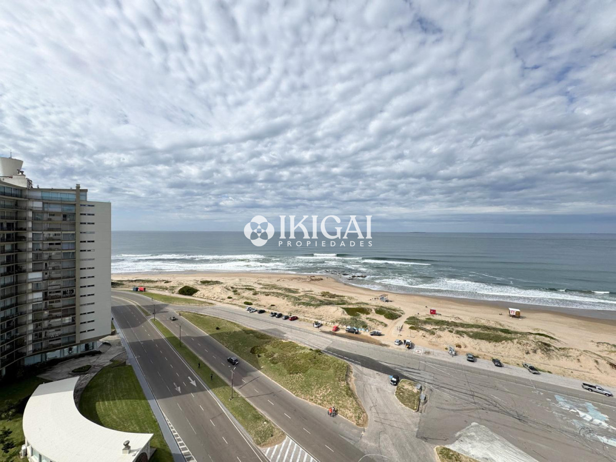 Apartamento ID.956 - TORRE CRISTAL, PRIMERA LINEA AL MAR 