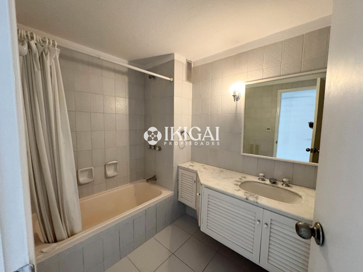 Apartamento ID.956 - TORRE CRISTAL, PRIMERA LINEA AL MAR 