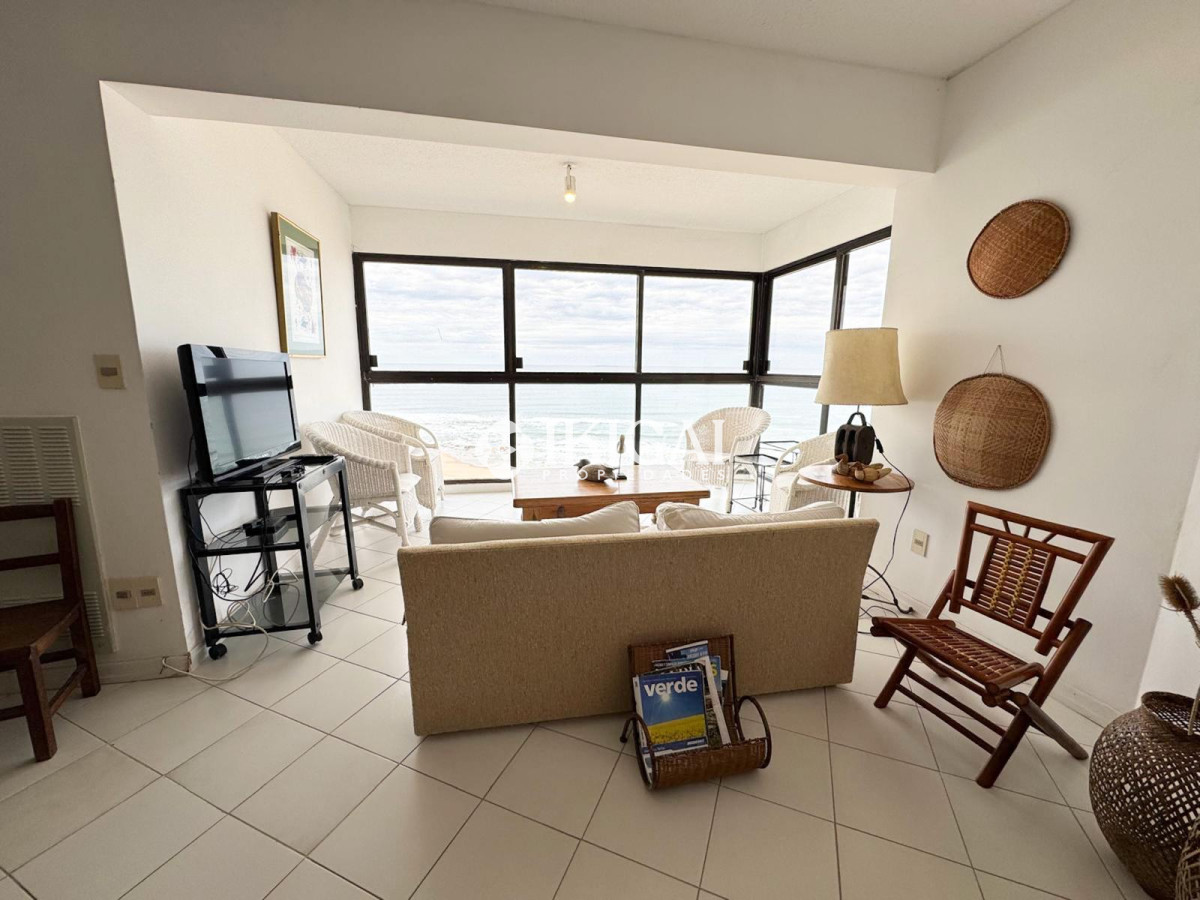 Apartamento ID.956 - TORRE CRISTAL, PRIMERA LINEA AL MAR 