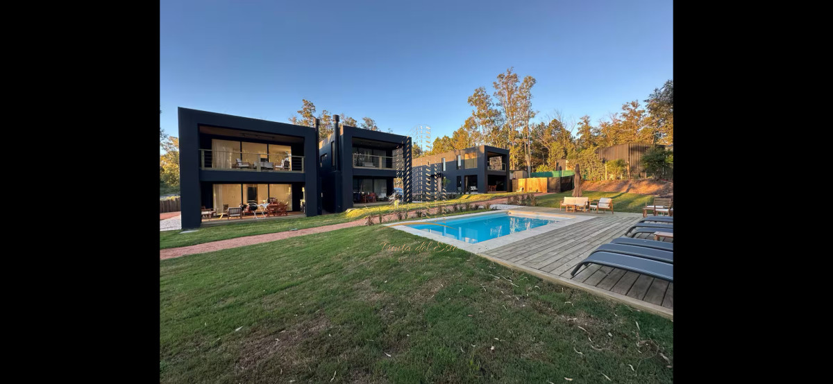 Casa ID.1059 - CASA A ESTRENAR, COMPLEJO BOSQUE! 