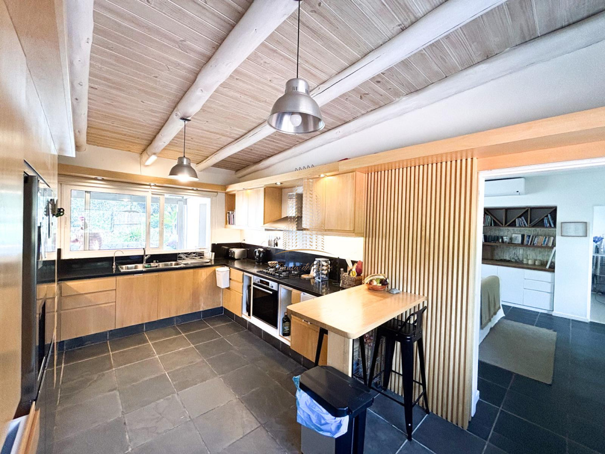 Casa ID.1061 - CASA EN VENTA EN EL TESORO, LA BARRA