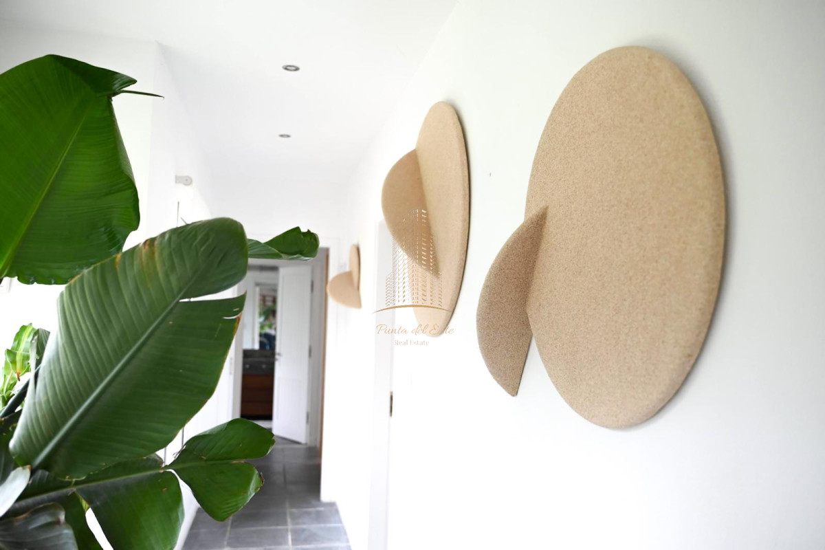 Casa ID.1061 - CASA EN VENTA EN EL TESORO, LA BARRA