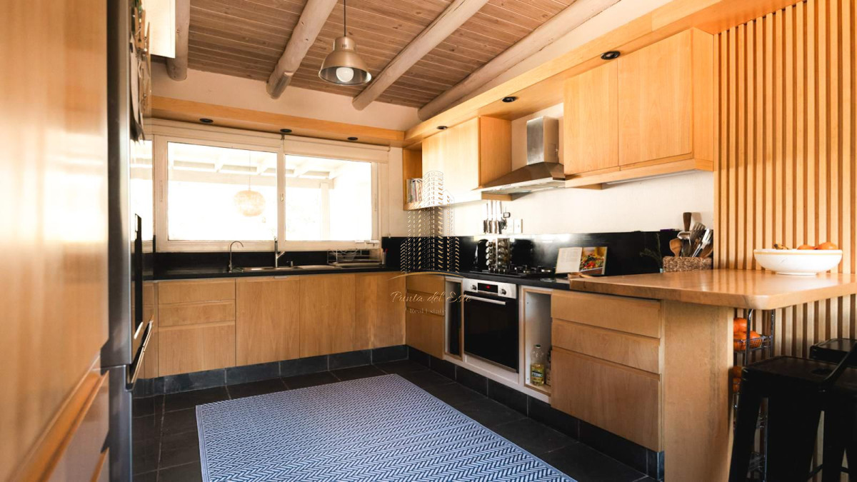 Casa ID.1061 - CASA EN VENTA EN EL TESORO, LA BARRA