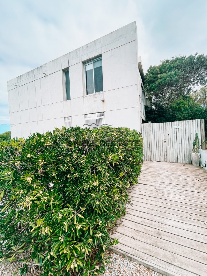 Casa ID.236 - CASA FRENTE AL MAR EN EL CHORRO EN VENTA