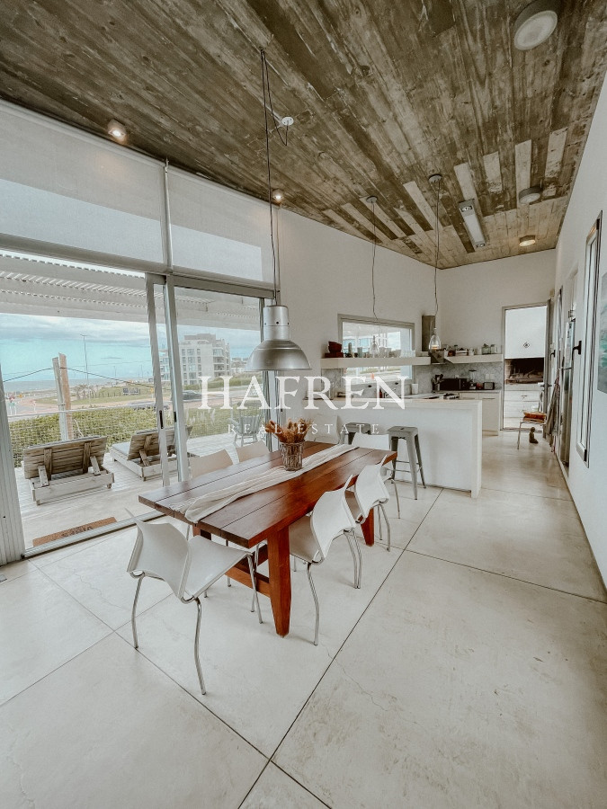 Casa ID.213 - Venta de casa frente al mar en El Chorro