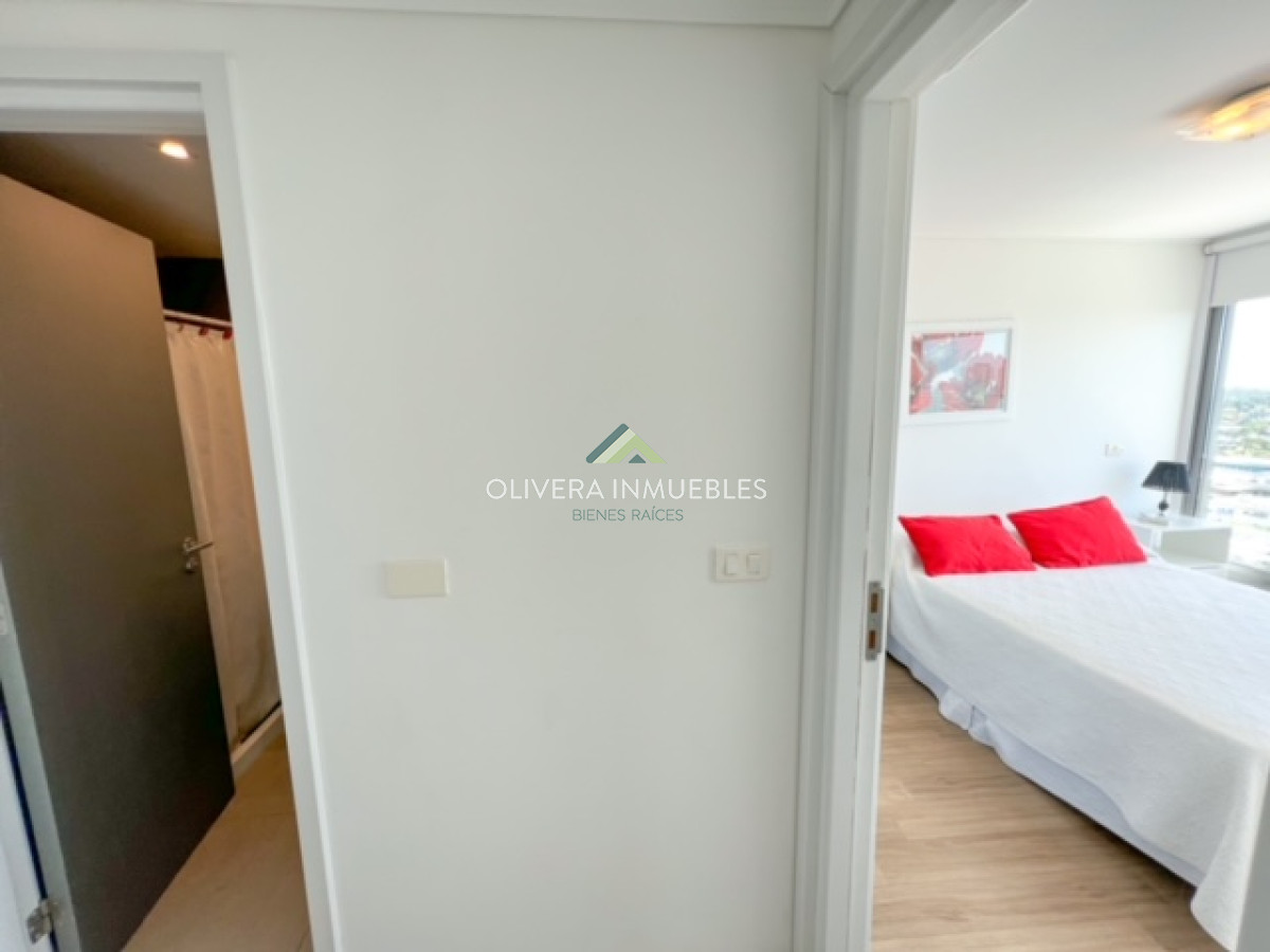 Apartamento ID.10583 - Departamento en venta de 2 dormitorios en Punta del Este , a 200 mts del mar