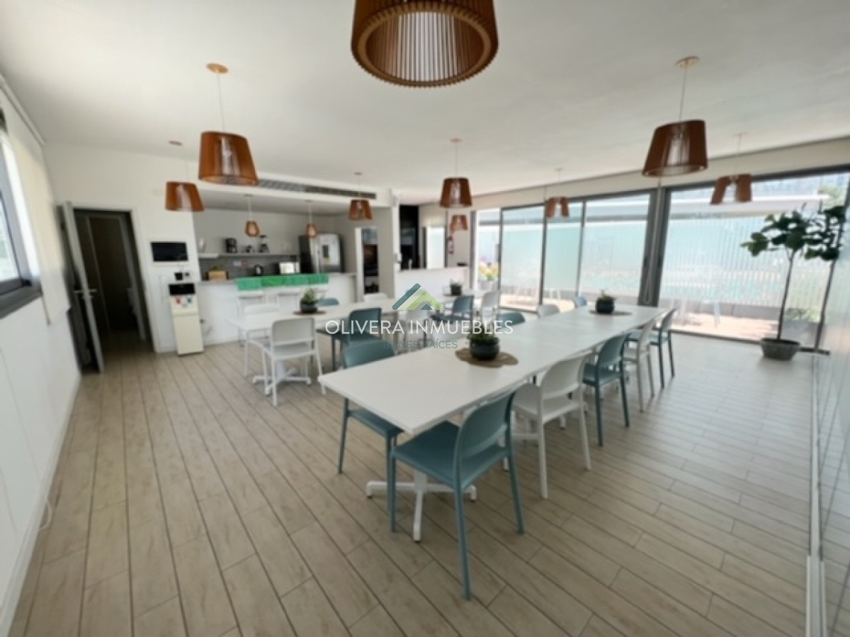 Apartamento ID.10583 - Departamento en venta de 2 dormitorios en Punta del Este , a 200 mts del mar