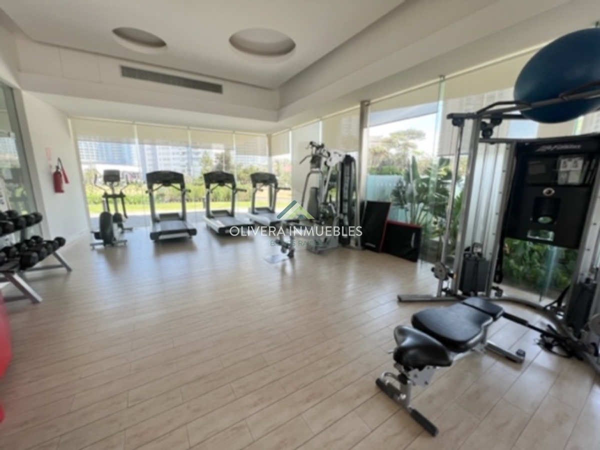 Apartamento ID.10583 - Departamento en venta de 2 dormitorios en Punta del Este , a 200 mts del mar