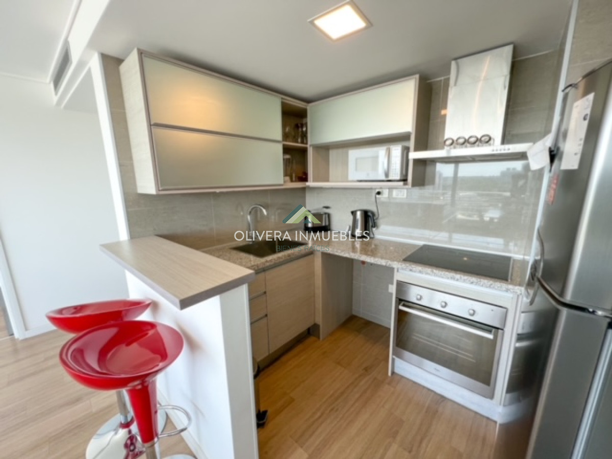 Apartamento ID.10583 - Departamento en venta de 2 dormitorios en Punta del Este , a 200 mts del mar