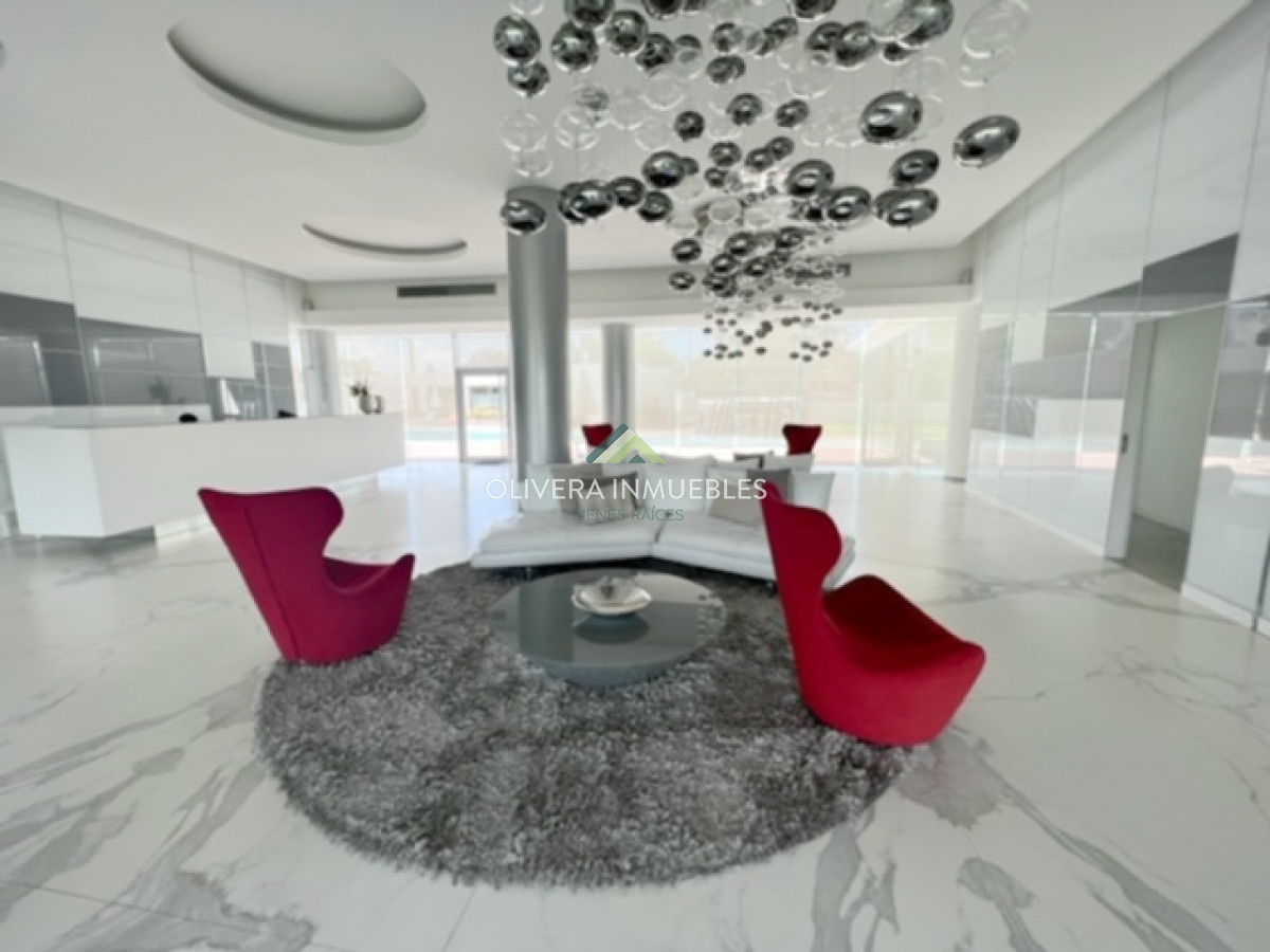 Apartamento ID.10583 - Departamento en venta de 2 dormitorios en Punta del Este , a 200 mts del mar