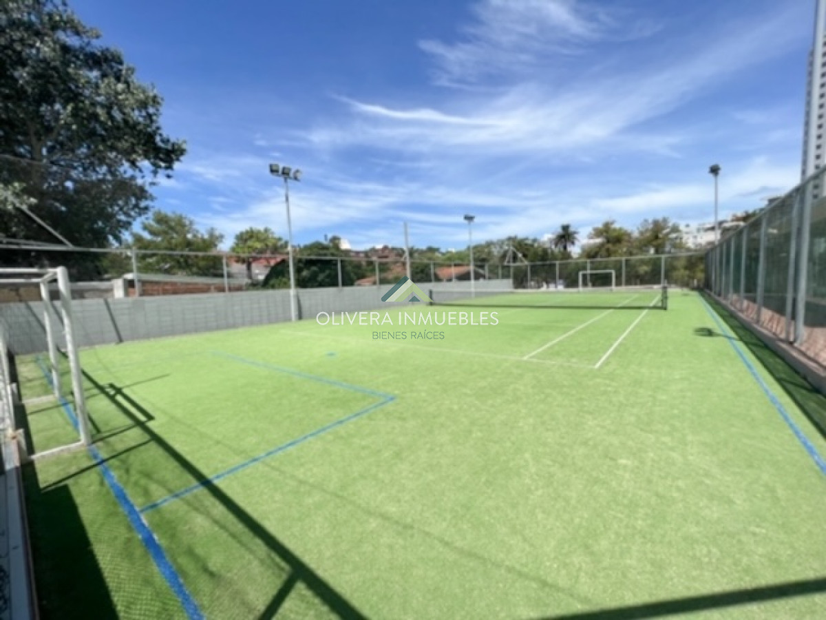 Apartamento ID.10583 - Departamento en venta de 2 dormitorios en Punta del Este , a 200 mts del mar