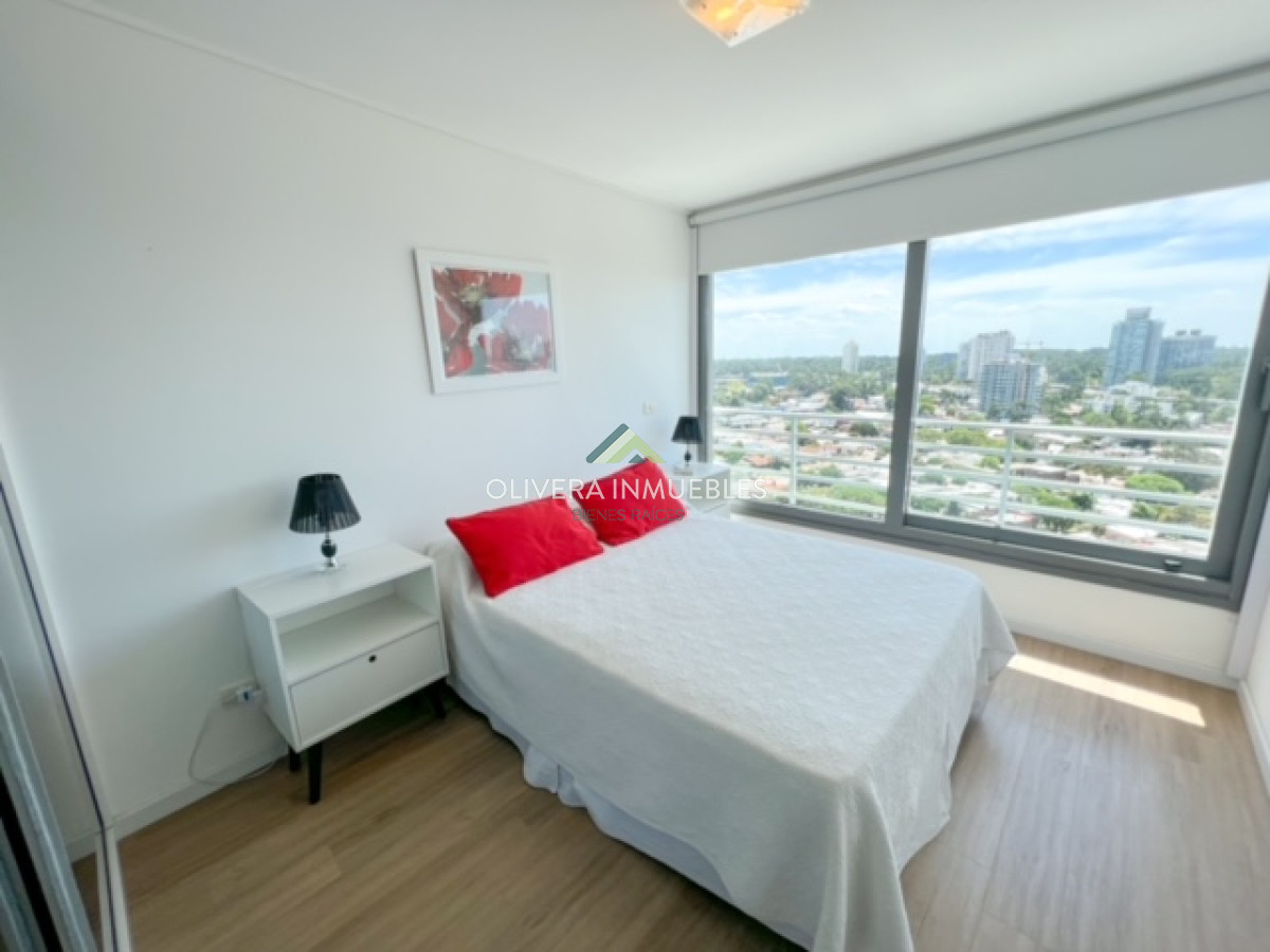 Apartamento ID.10583 - Departamento en venta de 2 dormitorios en Punta del Este , a 200 mts del mar