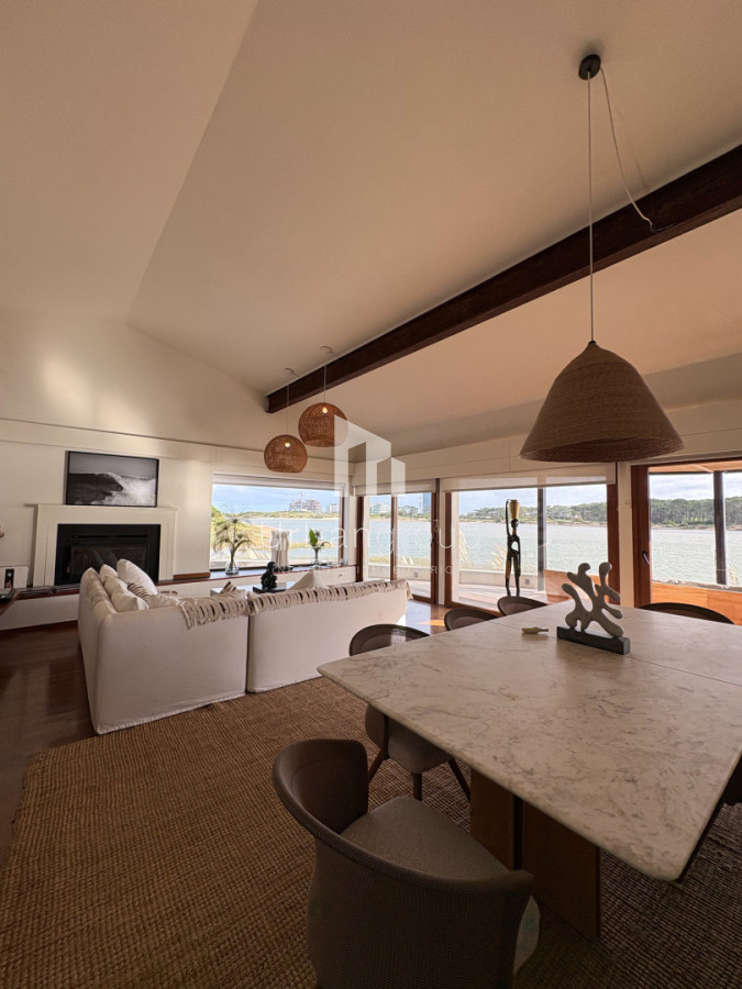 Casa en Venta 6 Dormitorios Primera Línea al Arroyo de la Barra 3