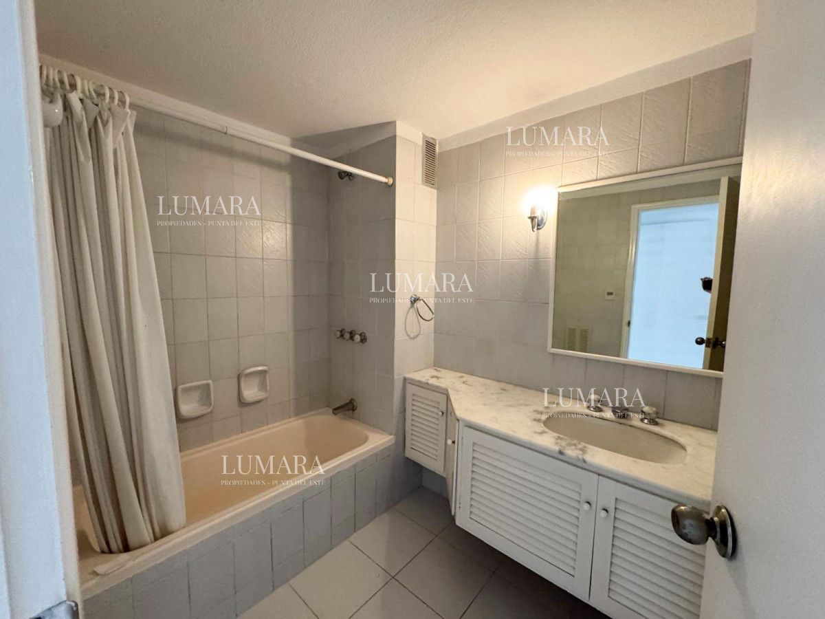 Apartamento ID.1739 - TORRE CRISTAL, PRIMERA LINEA AL MAR 