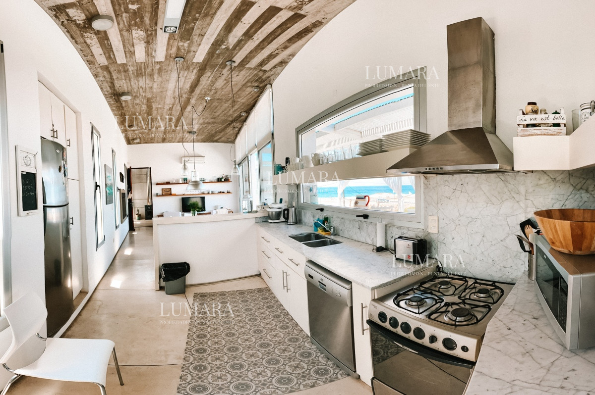 Casa ID.2755 - CASA FRENTE AL MAR EN EL CHORRO EN VENTA