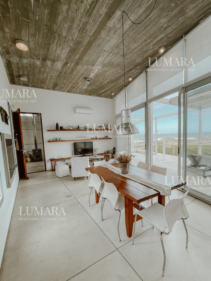 Casa ID.2755 - CASA FRENTE AL MAR EN EL CHORRO EN VENTA