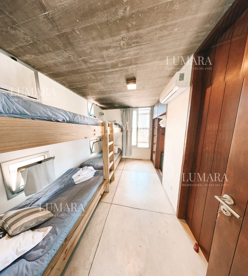 Casa ID.2755 - CASA FRENTE AL MAR EN EL CHORRO EN VENTA