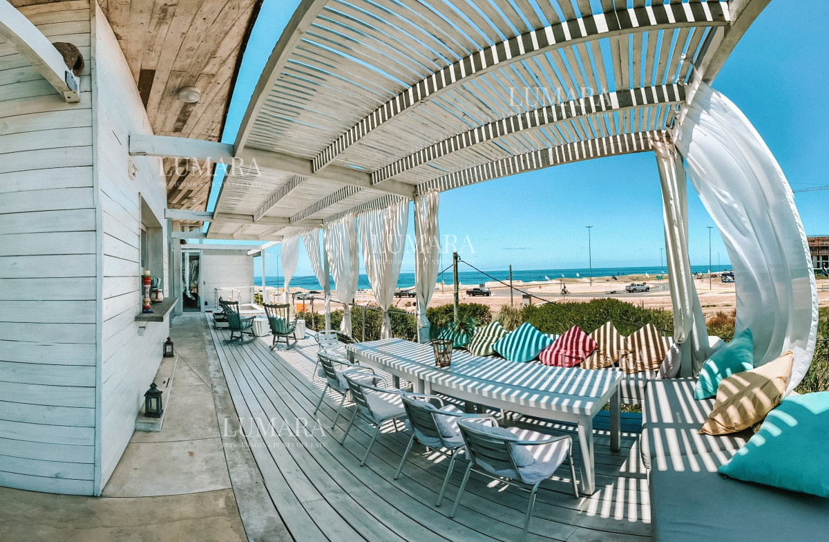 Casa ID.2755 - CASA FRENTE AL MAR EN EL CHORRO EN VENTA