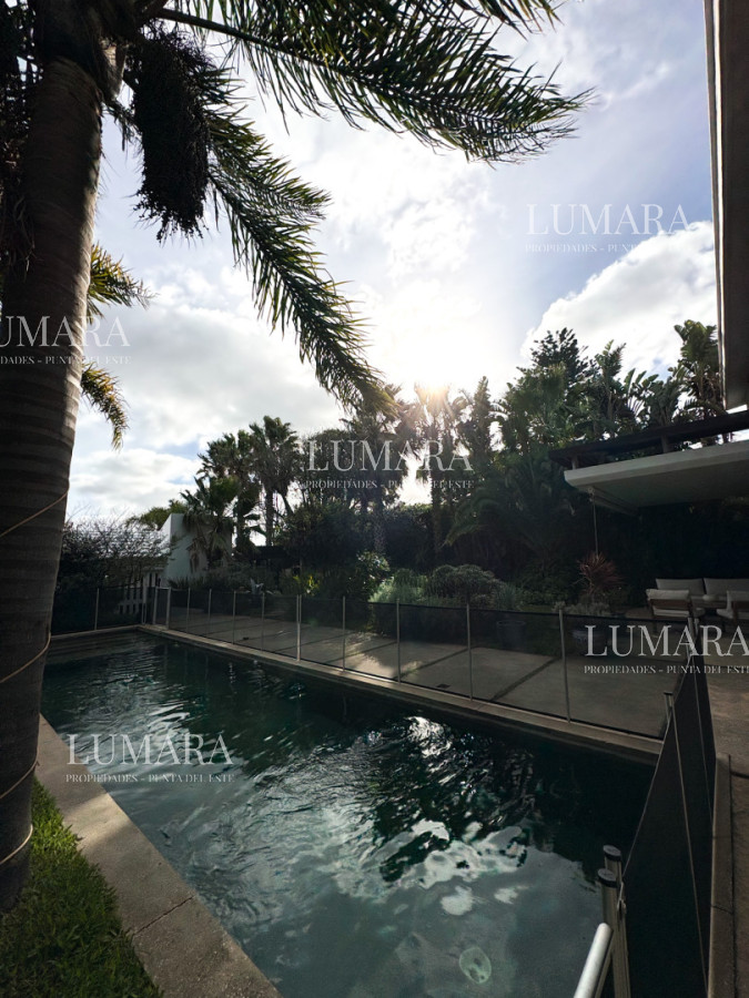 Casa ID.3934 - CASA EN VENTA PRIMERA LINEA AL ARROYO DE LA BARRA